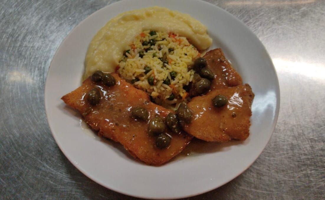 PESCADA BRANCA AO MOLHO ALCAPARRAS